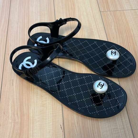 Chanel pearl toe rubber sandals - Picture 2 of 9